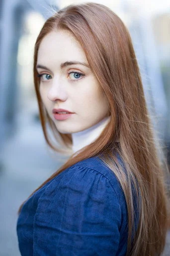 Chân dung Brenna Llewellyn