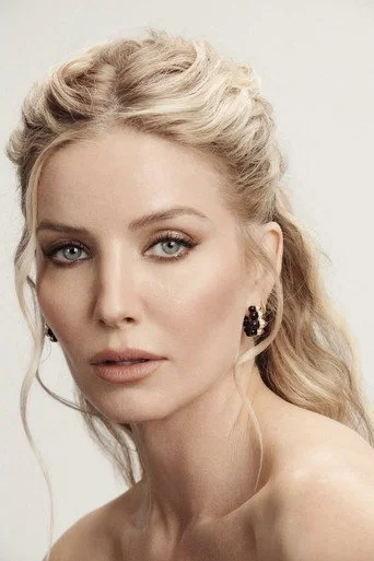 Chân dung Annabelle Wallis