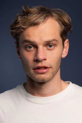 Chân dung Aidan Scott