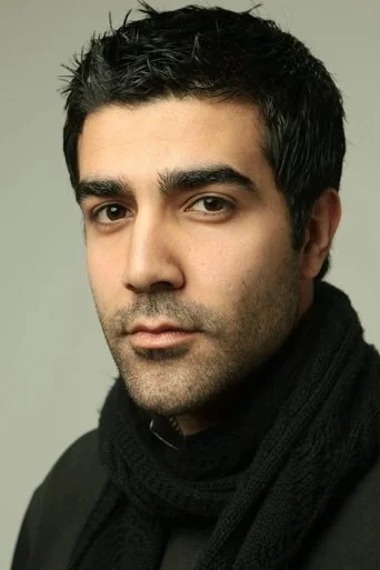 Chân dung Bobby Naderi