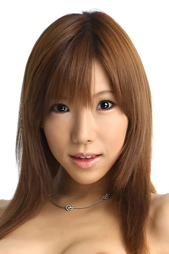Chân dung Serina Hayakawa