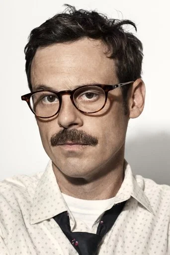 Chân dung Scoot McNairy