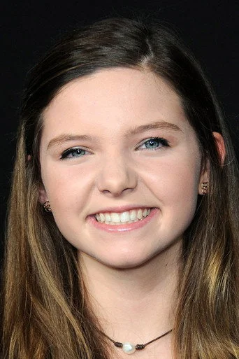 Chân dung Chloe Csengery