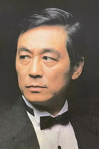 Chân dung Kenneth Tsang