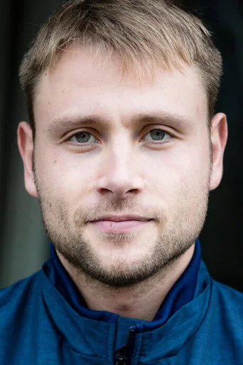 Chân dung Max Riemelt