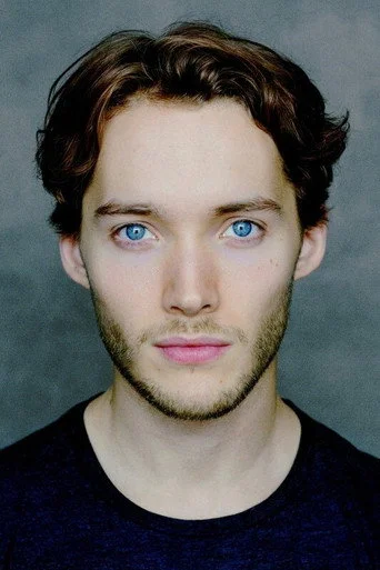 Chân dung Toby Regbo