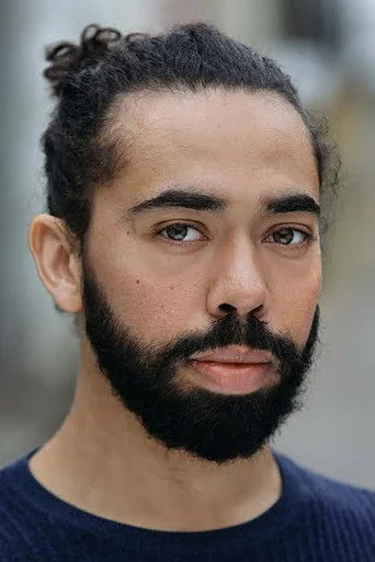 Chân dung Julian Lloyd Patten
