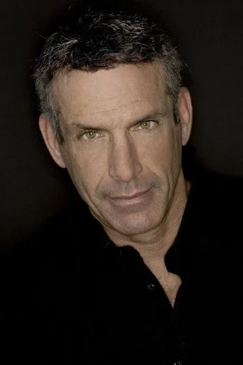 Chân dung Ken Samuels