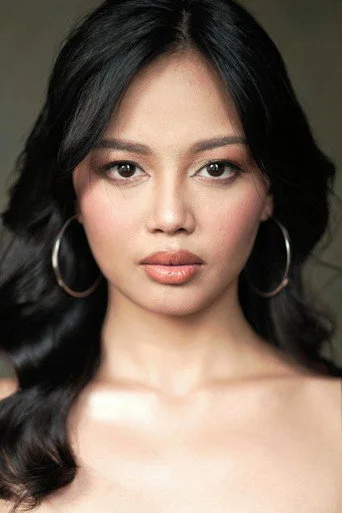 Chân dung Micaella Raz