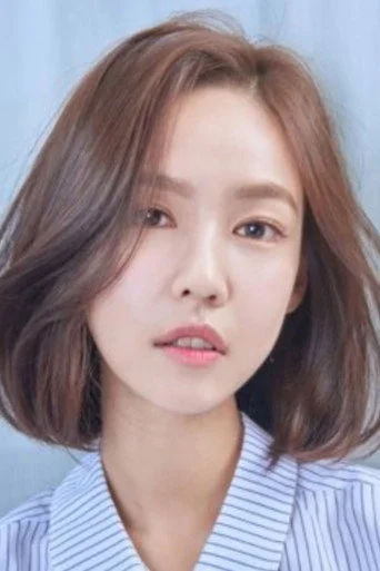 Chân dung Kim Soo-yeon