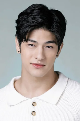 Chân dung Luke Ishikawa Plowden