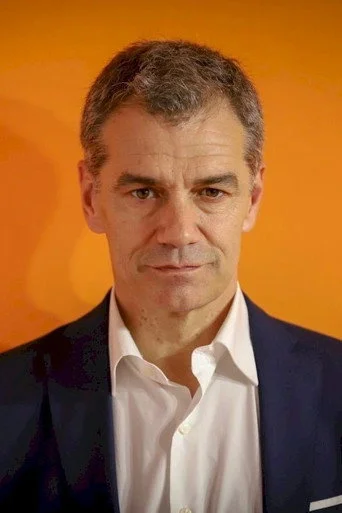 Chân dung Toni Cantó