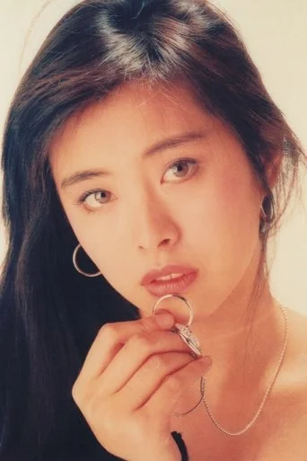 Chân dung Joey Wong