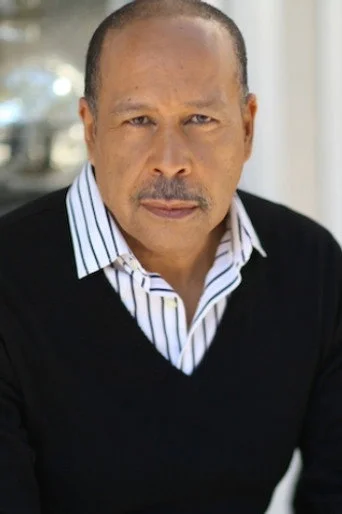 Chân dung Lance E. Nichols