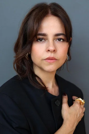 Chân dung Emma Ramos