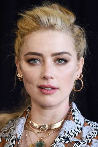 Chân dung Amber Heard