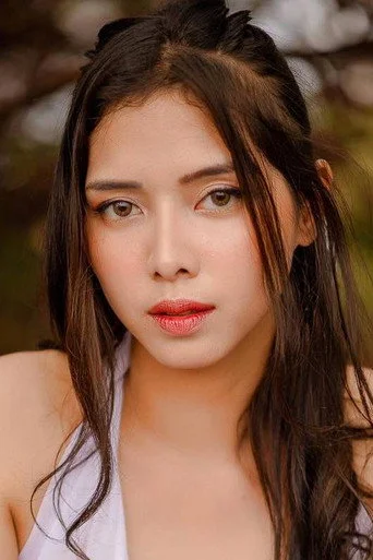 Chân dung Alexa Ocampo