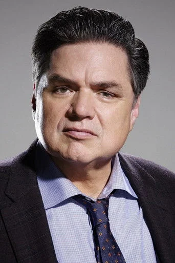 Chân dung Oliver Platt