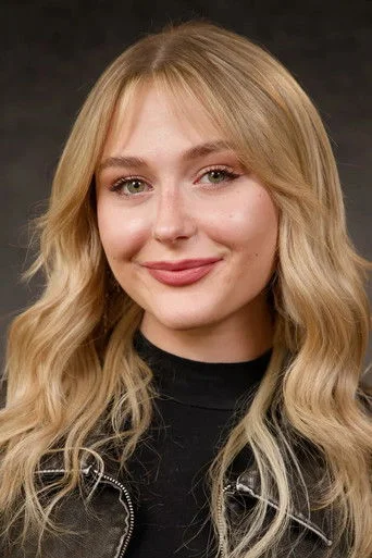 Chân dung Alyvia Alyn Lind
