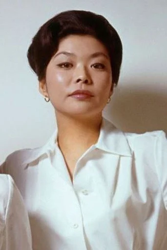 Chân dung Yvonne Shima