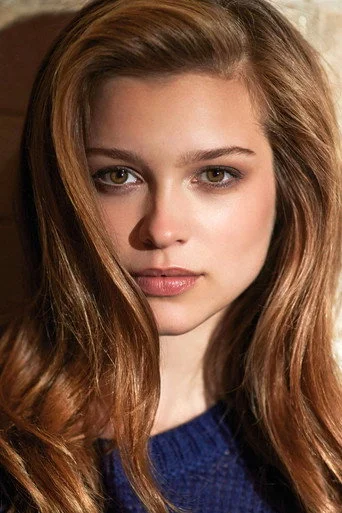 Chân dung Sophie Cookson