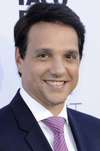 Chân dung Ralph Macchio