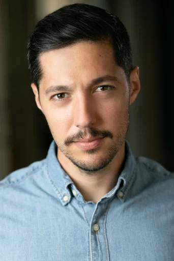 Chân dung Nick Arapoglou