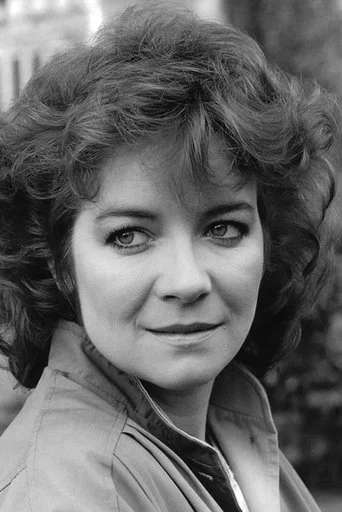 Chân dung Clare Higgins