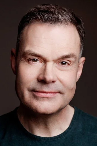 Chân dung Neil Mullarkey