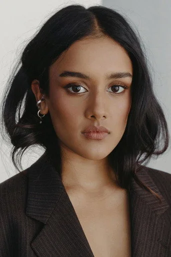 Chân dung Shabana Azeez