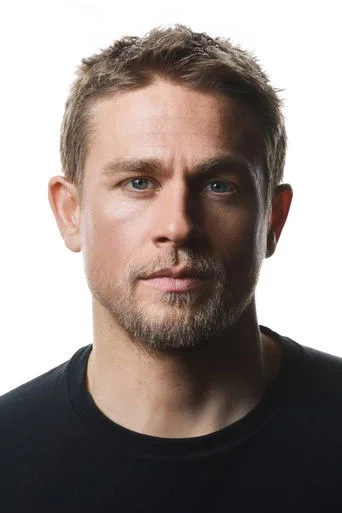 Chân dung Charlie Hunnam
