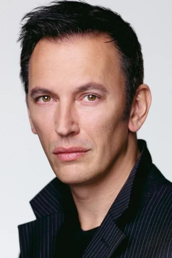 Chân dung Steve Valentine