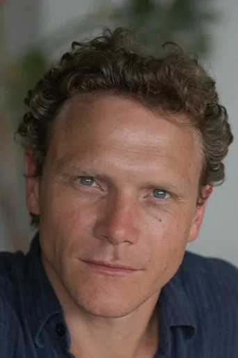 Chân dung Oscar Pearce