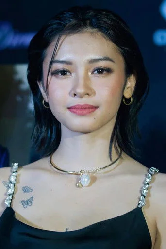 Chân dung Aliya Raymundo