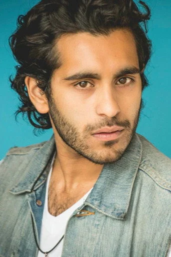 Chân dung Owais Ahmed