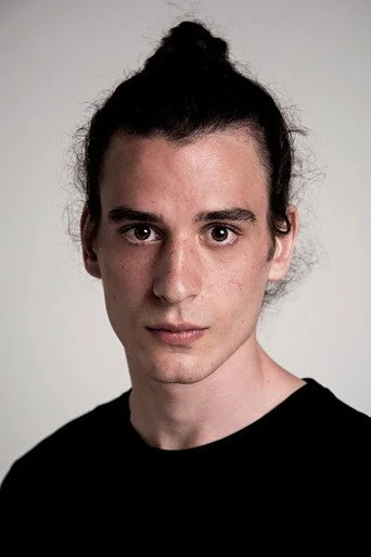 Chân dung Alex Anton