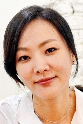 Chân dung Yoon Ji-hye