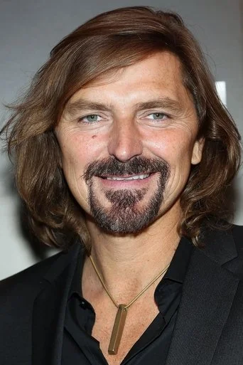 Chân dung Robin Atkin Downes