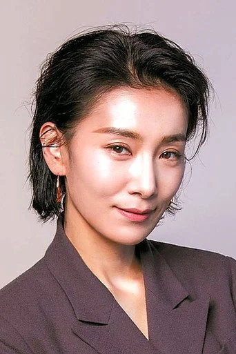 Chân dung Kim Seo-hyung