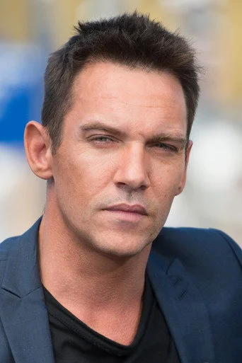 Chân dung Jonathan Rhys Meyers