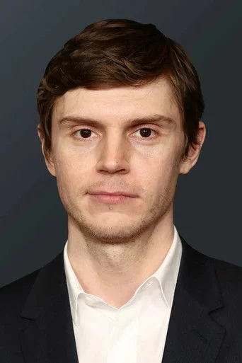 Chân dung Evan Peters