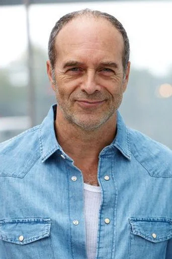 Chân dung Jean Brassard