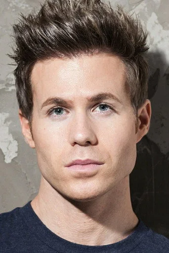 Chân dung Ashley Parker Angel