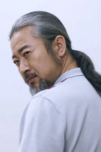 Chân dung Chu Xiaolong