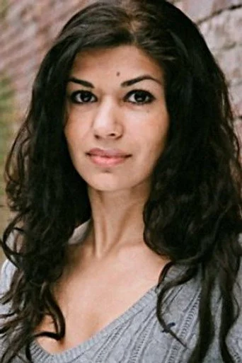 Chân dung Leena Manro