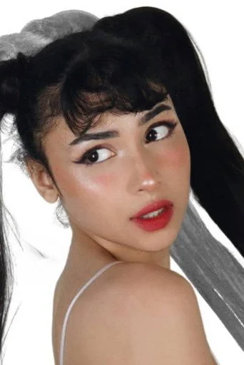 Chân dung Aina Ashley Roque
