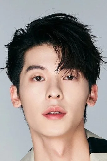 Chân dung Greg Hsu