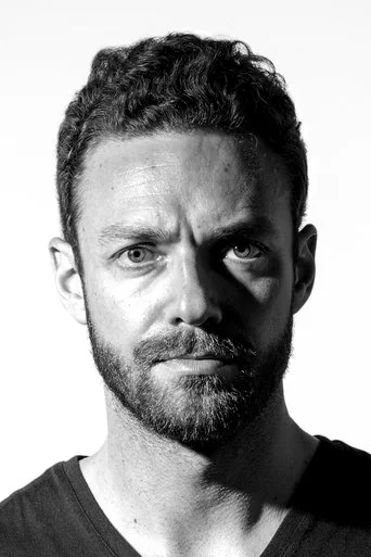 Chân dung Ross Marquand