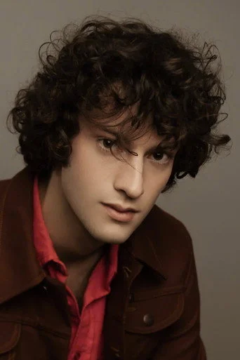 Chân dung Dominic Sessa