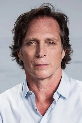 Chân dung William Fichtner